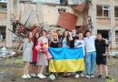 Дев’ятикласники з Любимівки на Херсонщині провели останній дзвоник на руїнах своєї школи